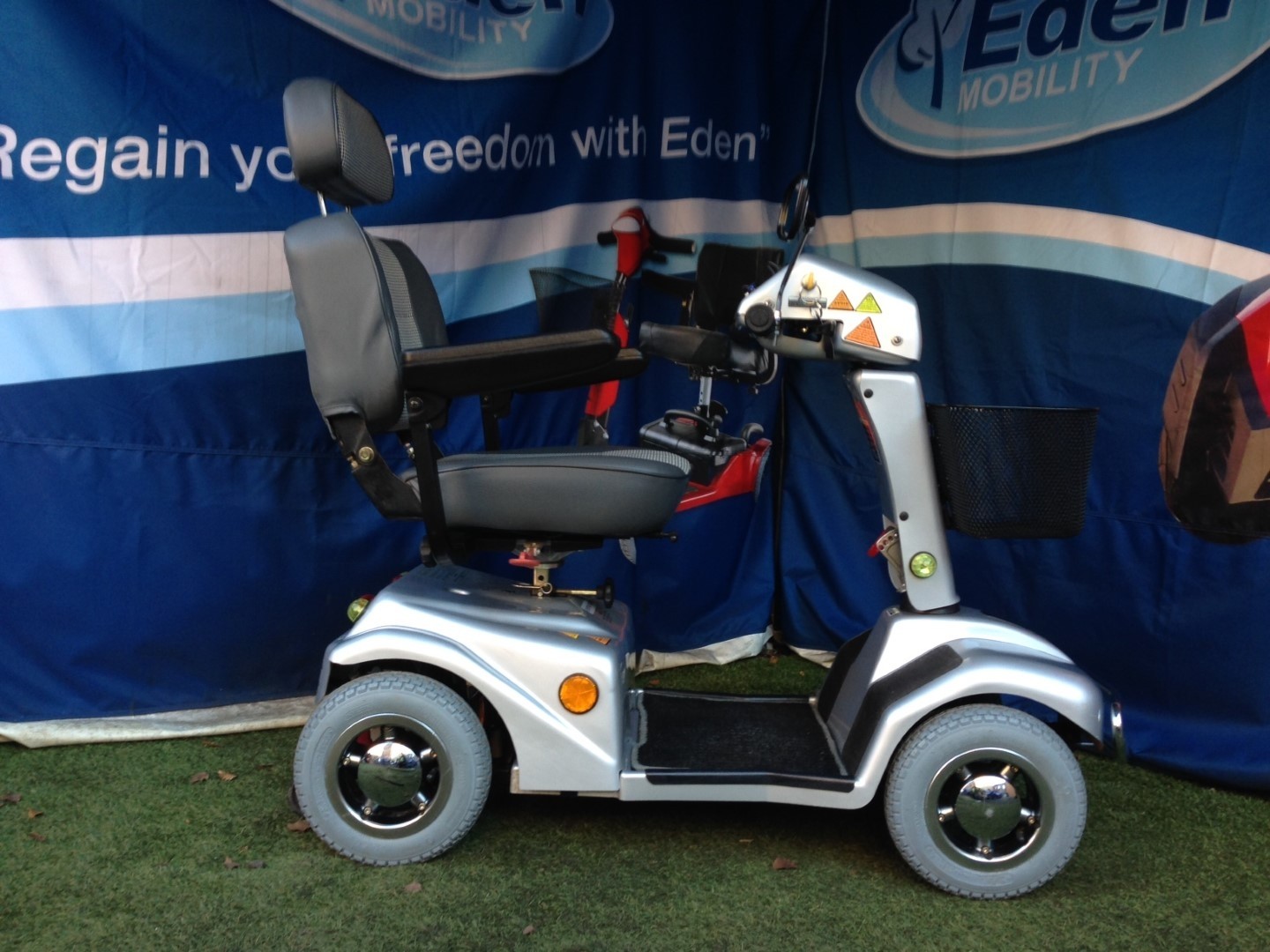 Electric Mobility Rascal In Silver 6mph
