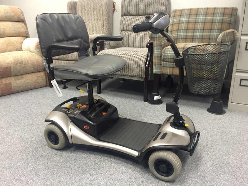 Es utilizar Apto Shoprider Silver | Pre-Owned Mobility Scooter | Finance Available!